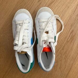 Nike women’s colorful sneakers